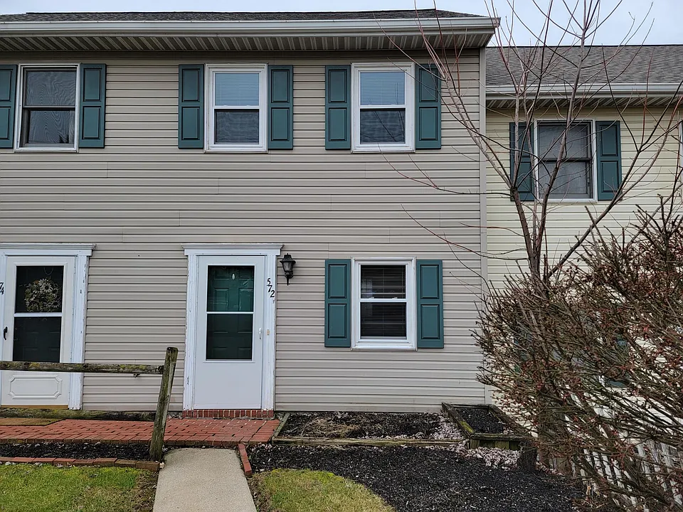 572 E Newport Rd