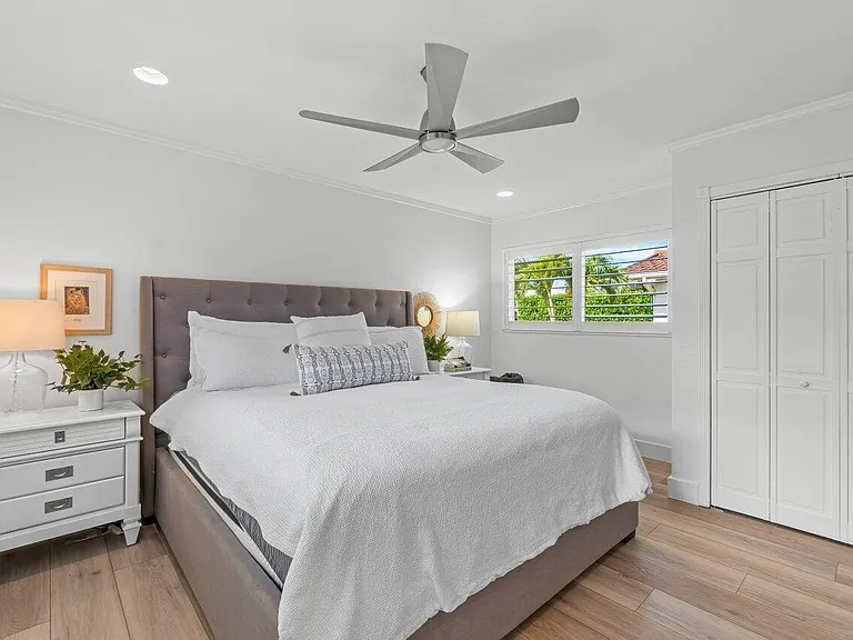 1032 SW 9th Ave — Photo 15