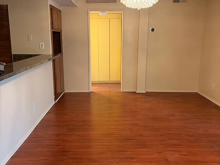 7417 Haskell Ave #7 — Photo 8