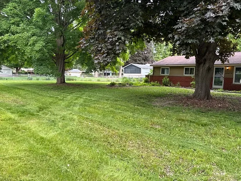 6310 Frontyard