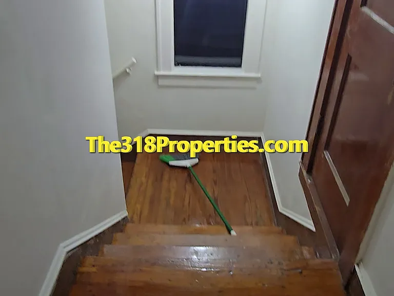 154 E Herndon St #B — Photo 16
