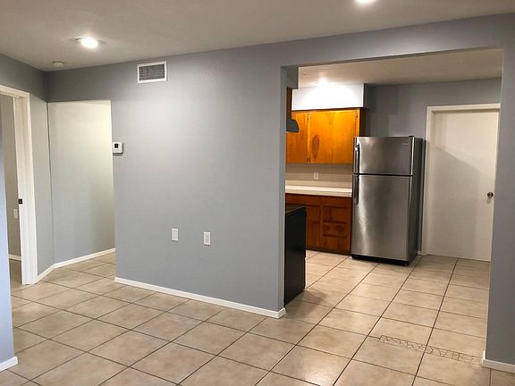 2nd image of 300 N 38 1/2 St