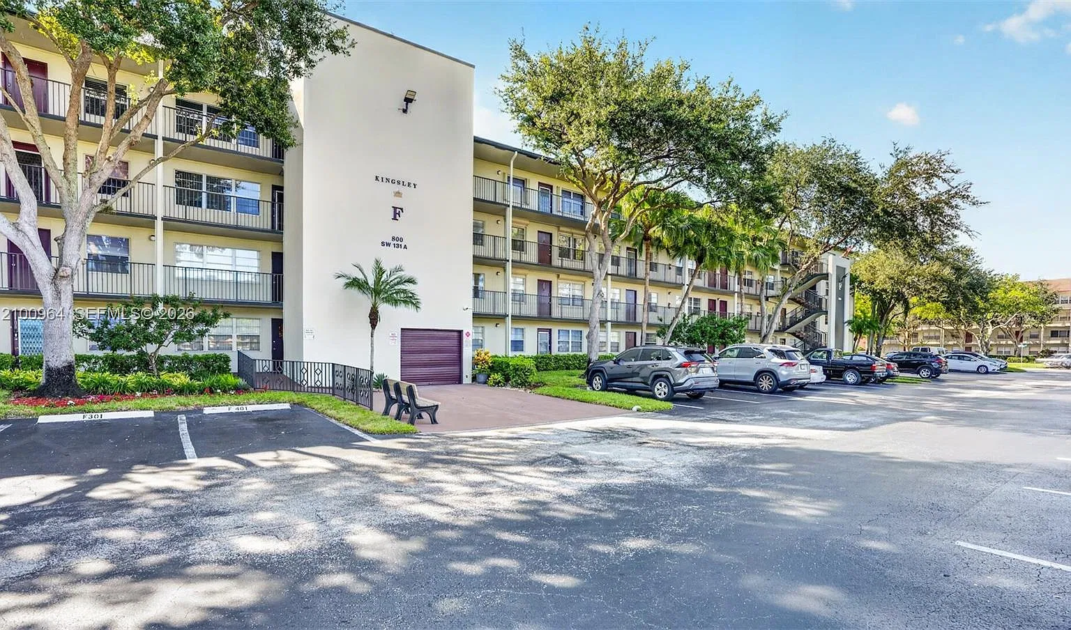 800 SW 131st Ave — Photo 1