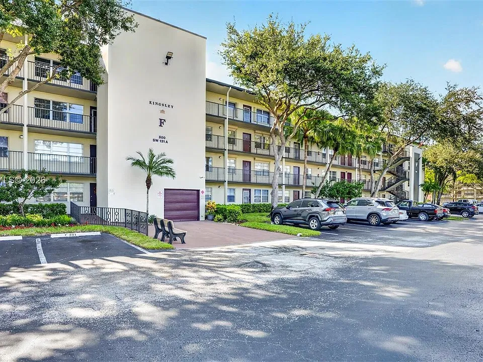 800 SW 131st Ave #203F