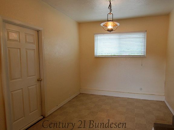 4th image of 1075 Eastman Ln #B