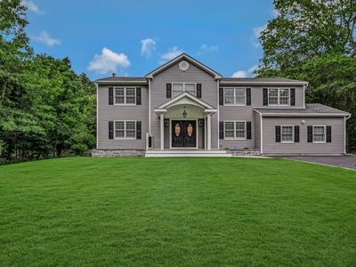 7 Golf Club Circle, Manorville, NY, 11949