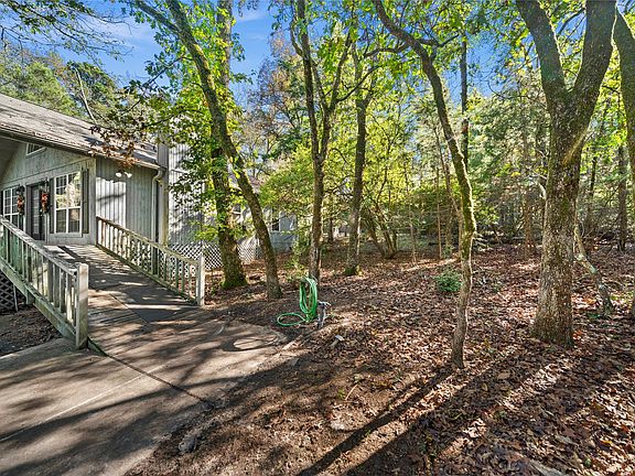 3rd image of 162 Cypress Cv