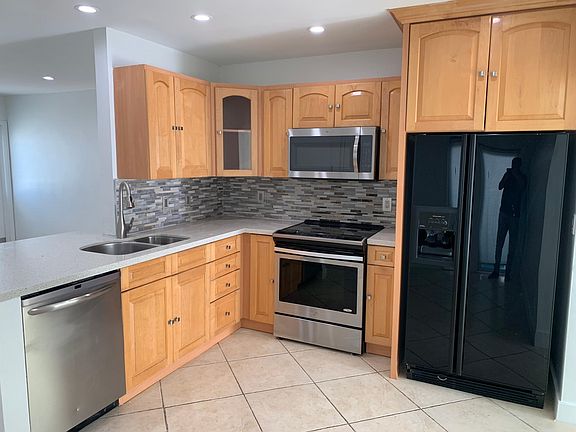 4th image of 4233 Bouganvilla Dr