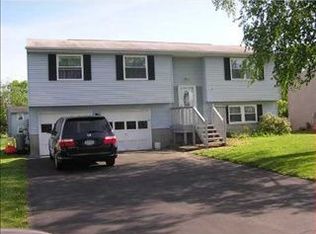 4166 Torrey Ln, Liverpool, NY 13090