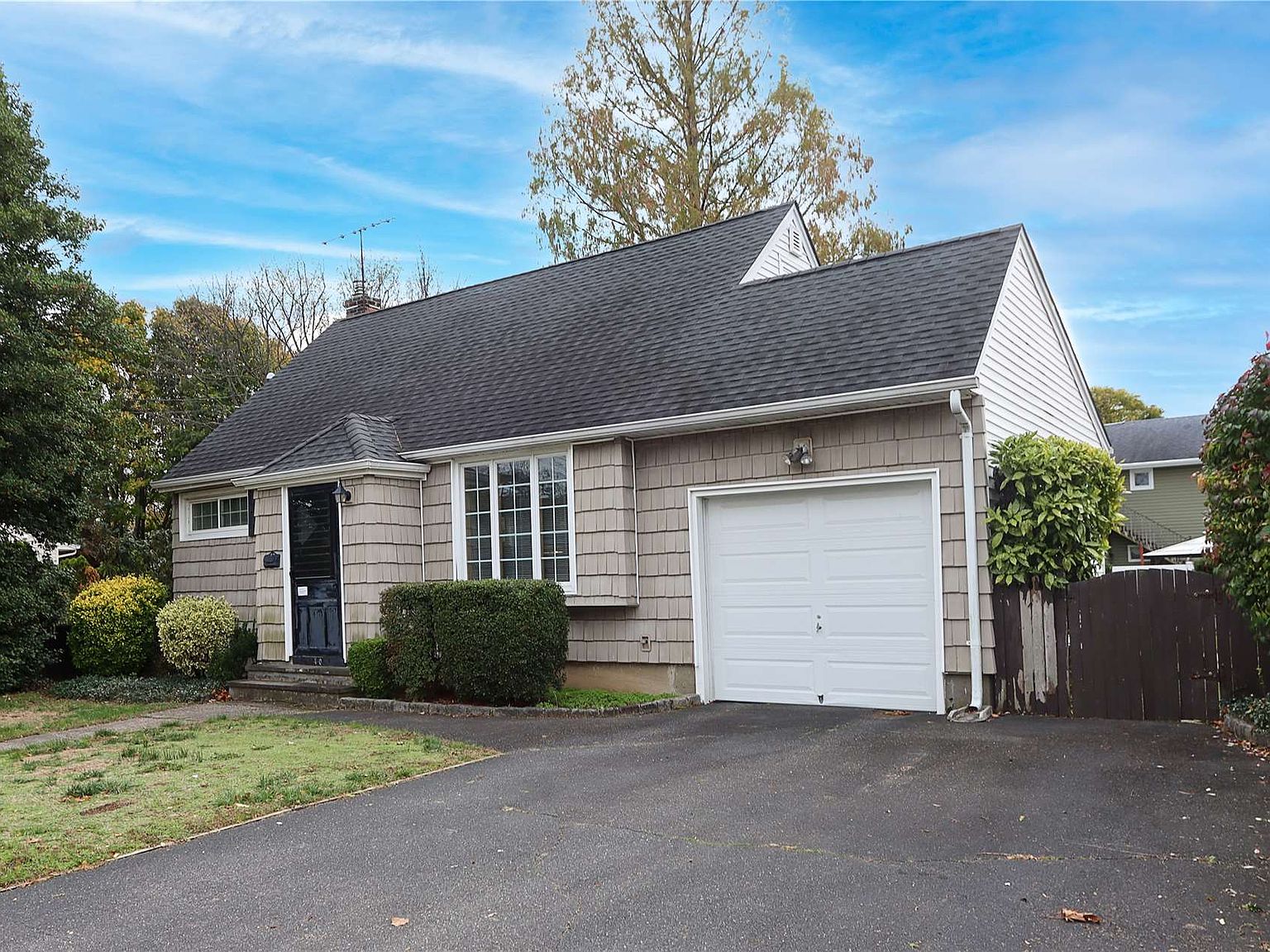 40 35th Street, Copiague, NY 11726 Zillow