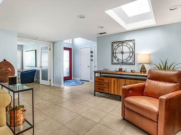 2nd image of 7593 Regency Dr