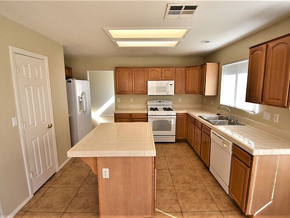 4th image of 7332 Bosky Springs St