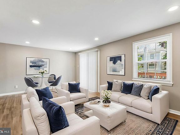 4th image of 7403 Foxleigh Way
