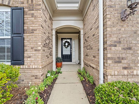 4th image of 1080 Delcove Way