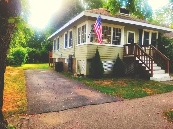41 Randlett St, Quincy, MA 02170