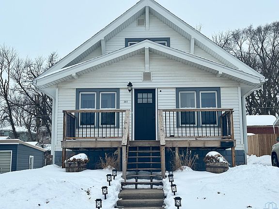 2nd image of 307 S 8th St