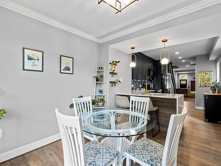 108 S Washington St — Photo 12