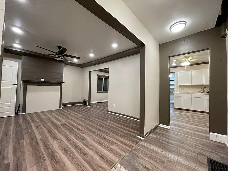 2528 Parkwood Ave — Photo 16