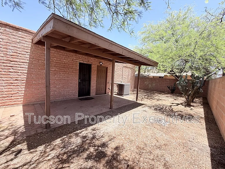 4901 E Pima St — Photo 11