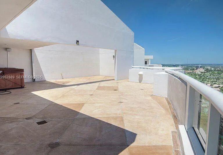 19400 Turnberry Way #Penthouse 221 — Photo 2