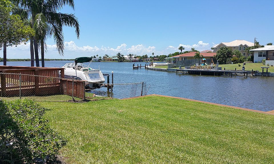 1st image of 249 Bahama Blvd