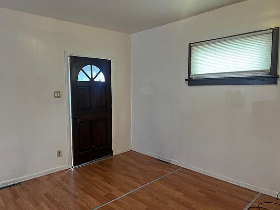 4th image of 5941 Birch Ave