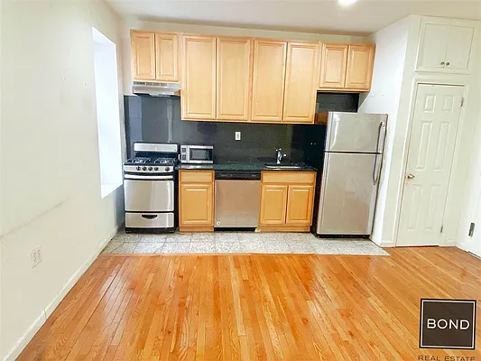 Rented by Bond New York | media 25