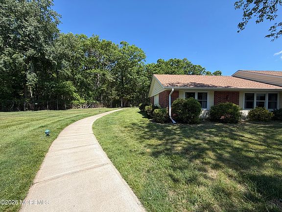 4th image of 220A Buckingham Court