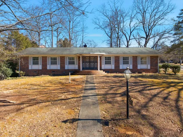 823 Oakland Dr, Athens, TN 37303
