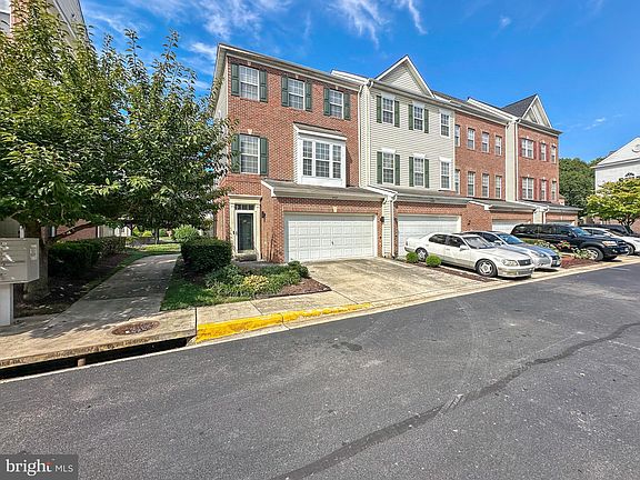 2nd image of 4907 Torbay Pl #36