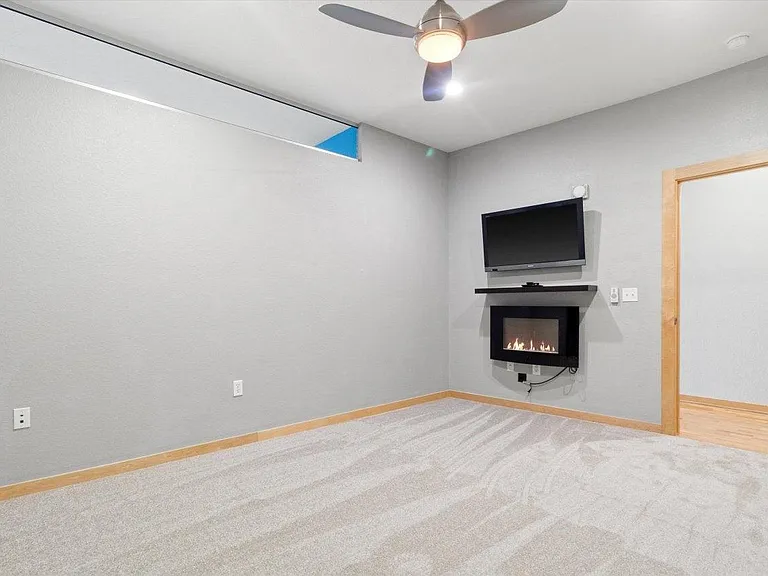 601 E Ogden Ave #505 — Photo 8