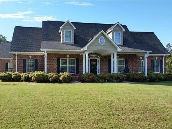 311 N Wind Dr, Winston Salem, NC 27127