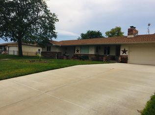 27 Crestview Dr, Gering, NE 69341