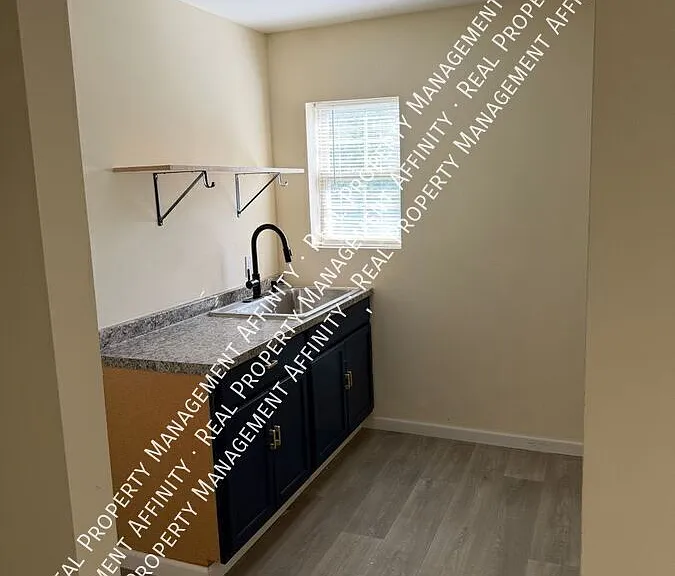 2490 Staten Ave #3 — Photo 6