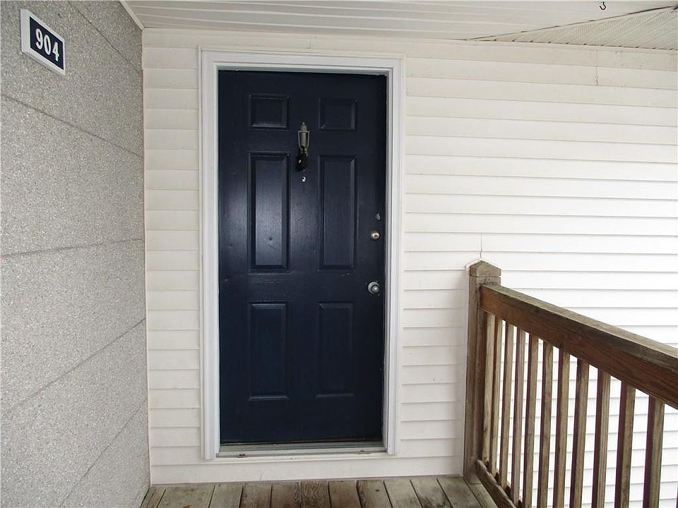 1st image of 904 E Island Square Dr