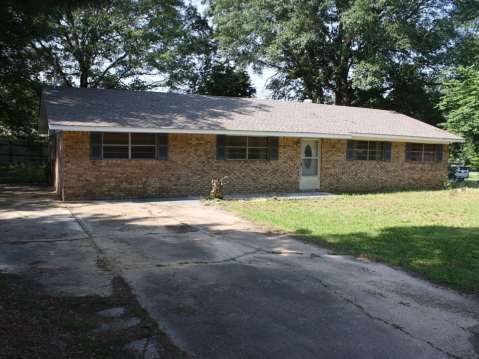 1st image of 709 W Henderson St