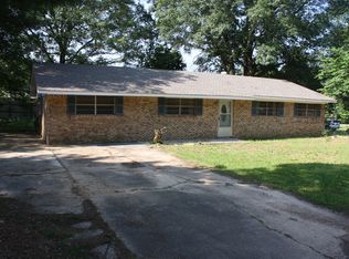 709 W Henderson St, Nashville, AR 71852