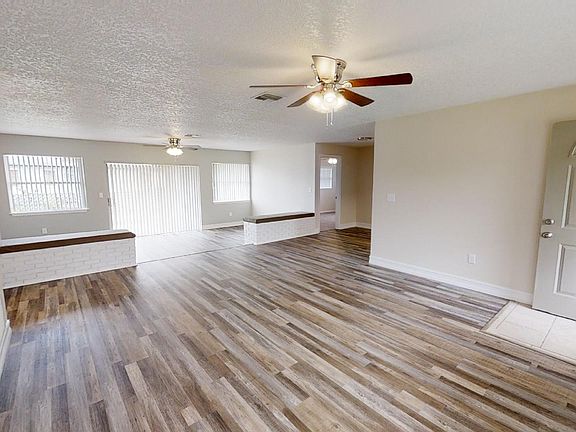 3rd image of 1152 N Singleton Ave