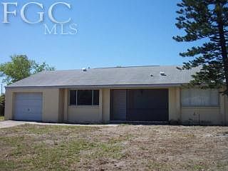 2nd image of 608 NE 15th Ct
