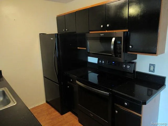 24056 Middlebelt Rd #20 — Photo 11