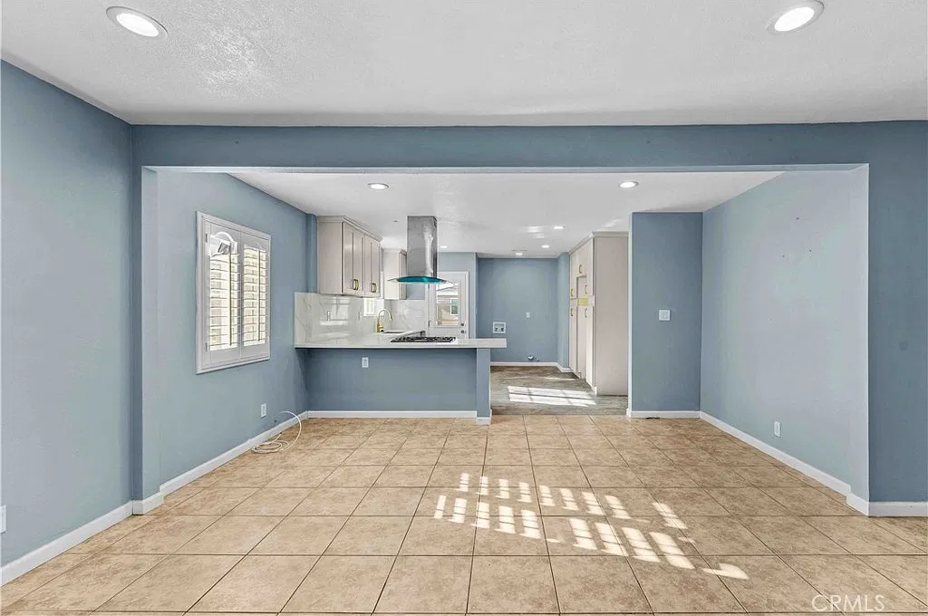3 bed, 1500 sqft, $3,800 — Photo 1