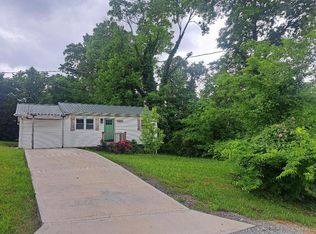 1111 Tinsley Ln, Dandridge, TN 37725