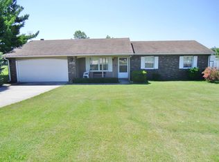 1906 E Dowling St, Kendallville, IN 46755