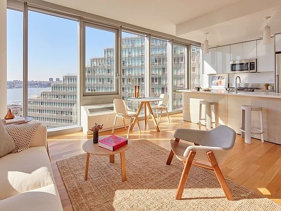 4th image of 550 W 54th St APT 1900