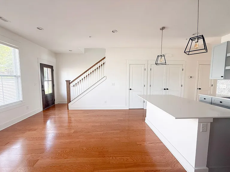 105 Allison Way — Photo 4