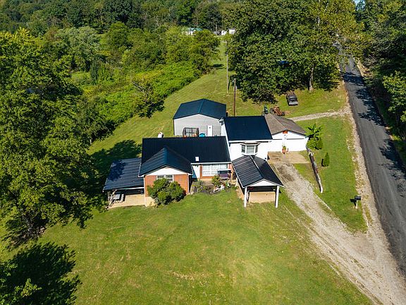3rd image of 37417 W Shade Rd