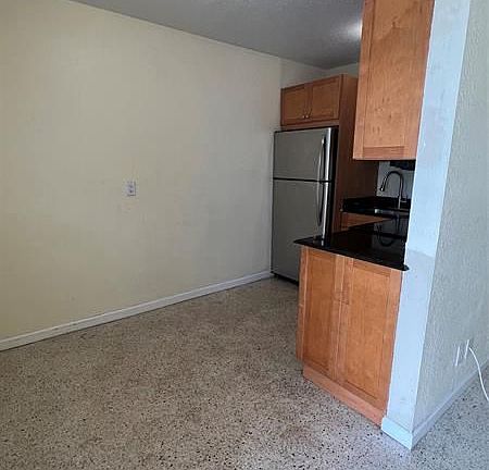 4th image of 1201 N E St APT 6