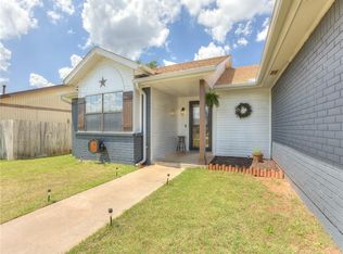 9689 Oak Tree Ter, Midwest City, OK 73130