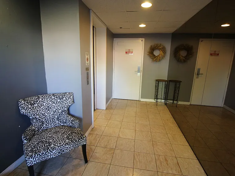 Arbors Apts. — Photo 8