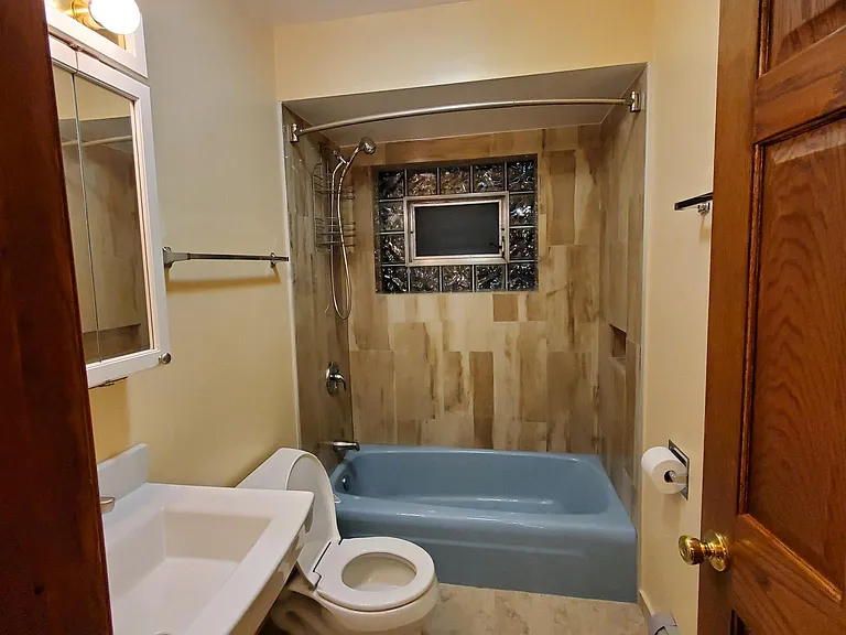 424 Elgin Ave #6 — Photo 4